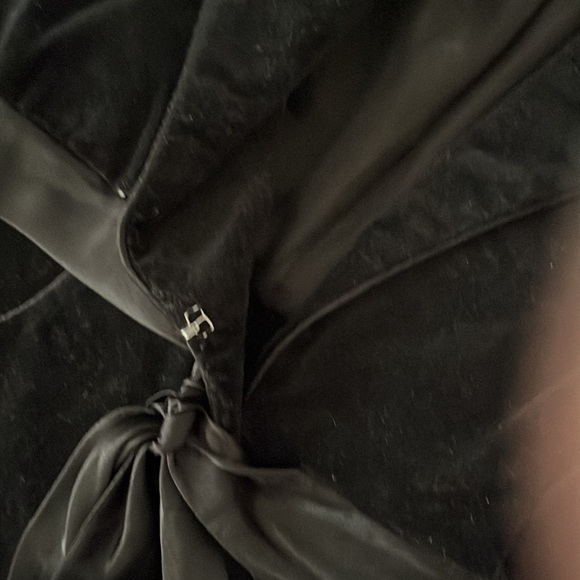 Guess Velvet blazer size small - Picture 7 of 7